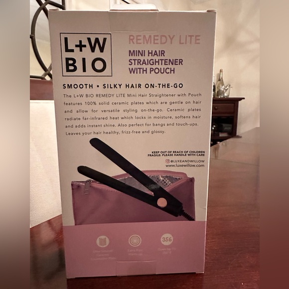 L&W Other - Luxe + Willow Lite Mini Travel Hair Straightener NWT